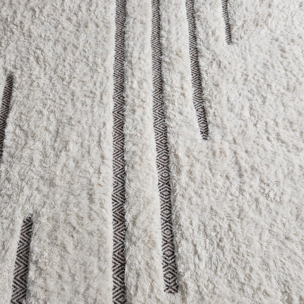 Area Rug - Picture 4 of 5